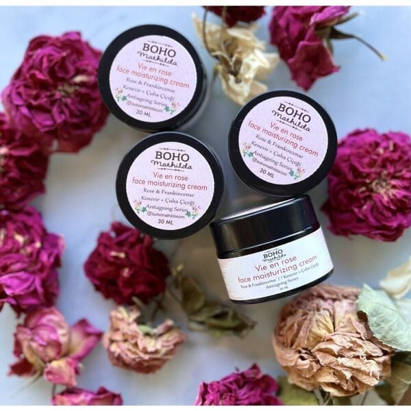 Gül Özlü Antiageing Yüz Kremi Vie en Rose