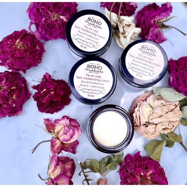 Gül Özlü Antiageing Yüz Kremi Vie en Rose