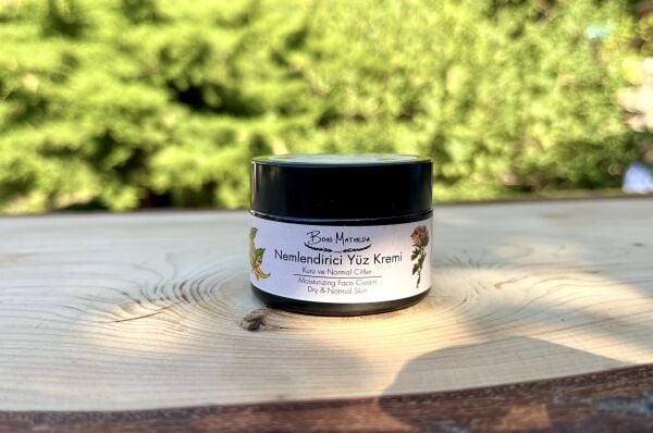 Kuru Ciltler Nemlendirici Yüz Kremi