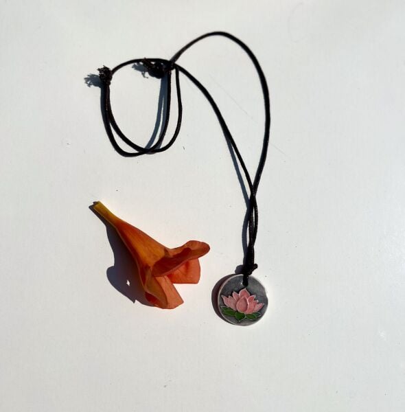 Lotus Çiçeği Seramik Kolye